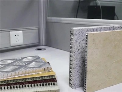 Struktura, prednosti, aplikacije in proizvodni postopek aluminijastih satja